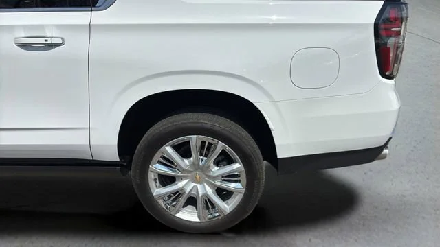 Used 2024 Summit White Chevrolet High Country image 35