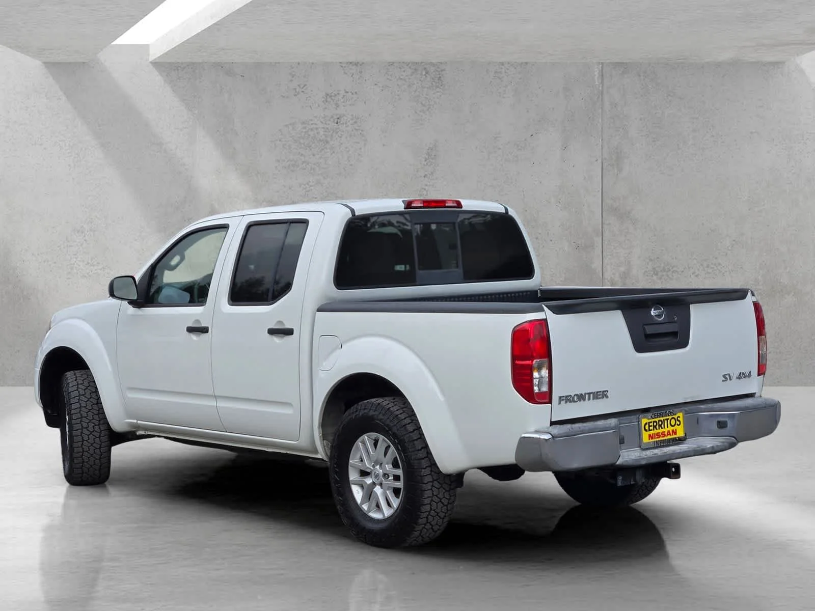 Used 2016  Nissan SV image 6