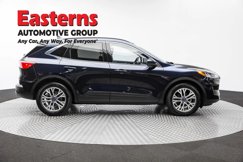 Used 2021 Blue Ford SEL image 4
