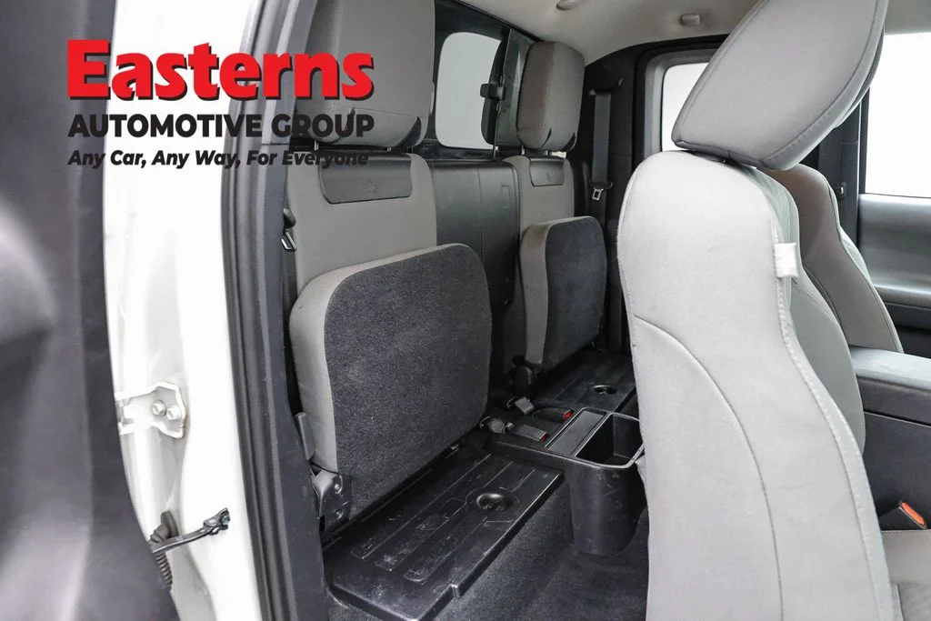 Used 2020 White Toyota SR image 21