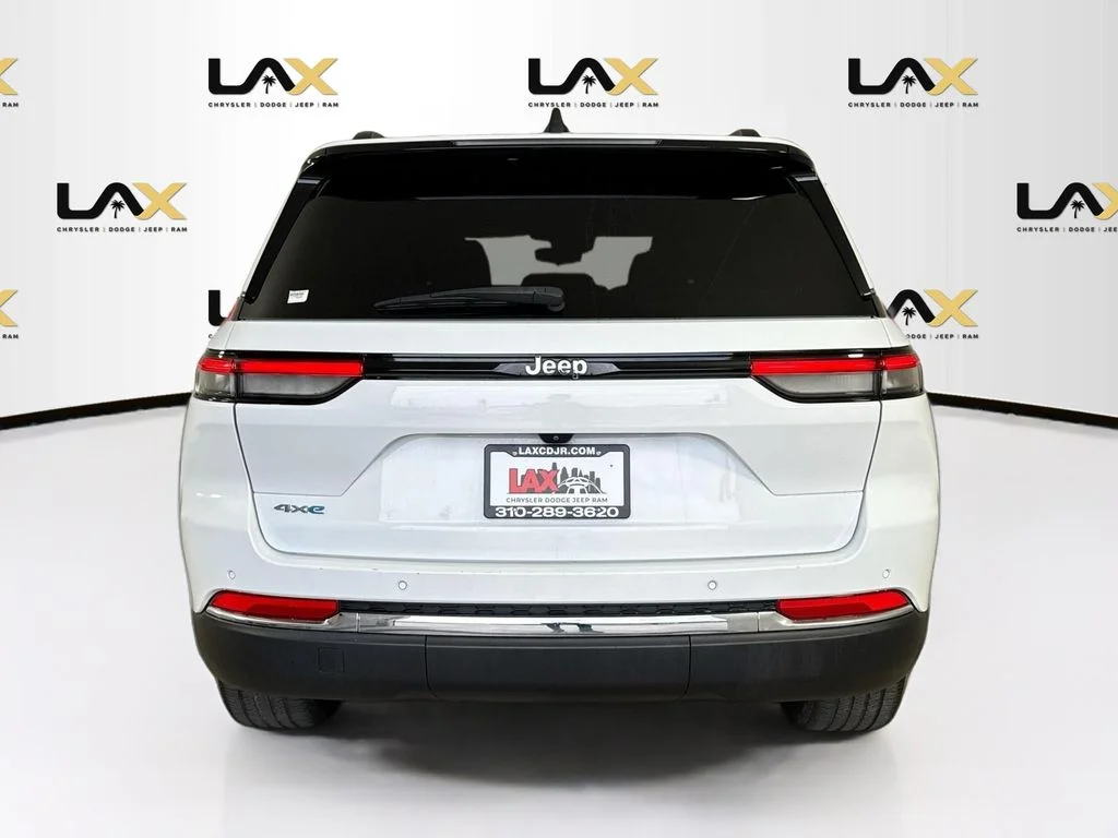 Used 2022 White Jeep 4xe image 6