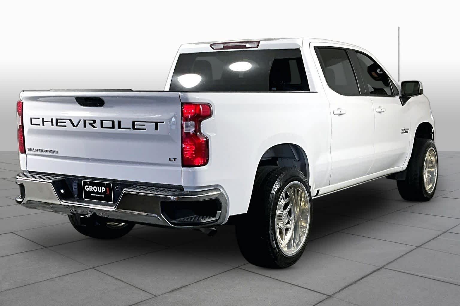 Used 2019 Summit White Chevrolet LT image 13