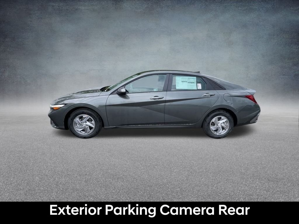 2025 Hyundai Elantra SE - Photo 12