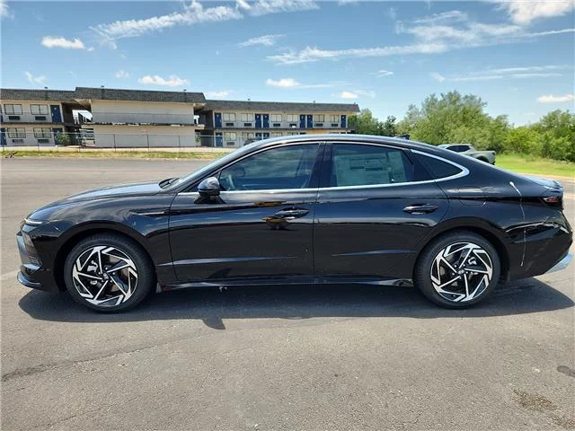 New 2026 Abyss Black Hyundai SEL Sport image 2