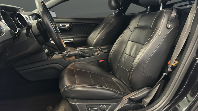 Used 2017 Shadow Black Ford GT Premium image 9