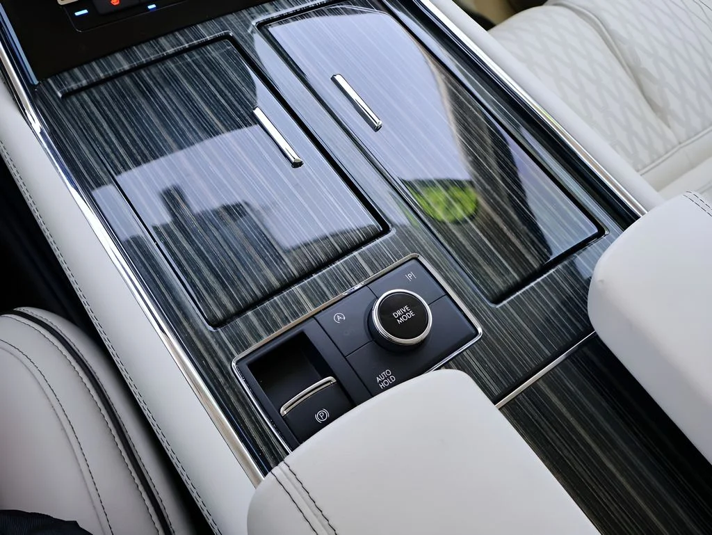 Used 2024 White Metallic Lincoln Black Label image 27