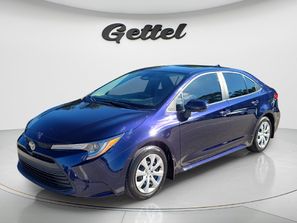 Certified Used 2025  Toyota LE image 1