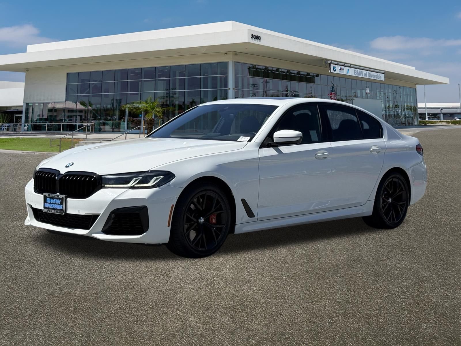Used 2023 Alpine White BMW 540i image 4