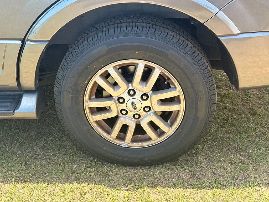 Used 2013 Gray Ford Limited image 20