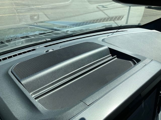 New 2026 Carbonized Gray Metallic Ford XLT image 9
