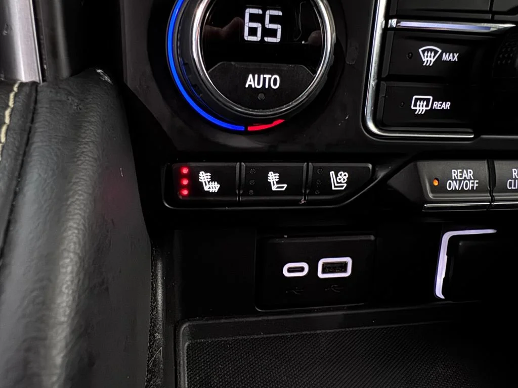 2024 Chevrolet Suburban Premier - Photo 25