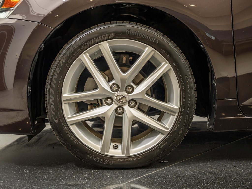 Used 2014 Pearl Lexus 200h image 13