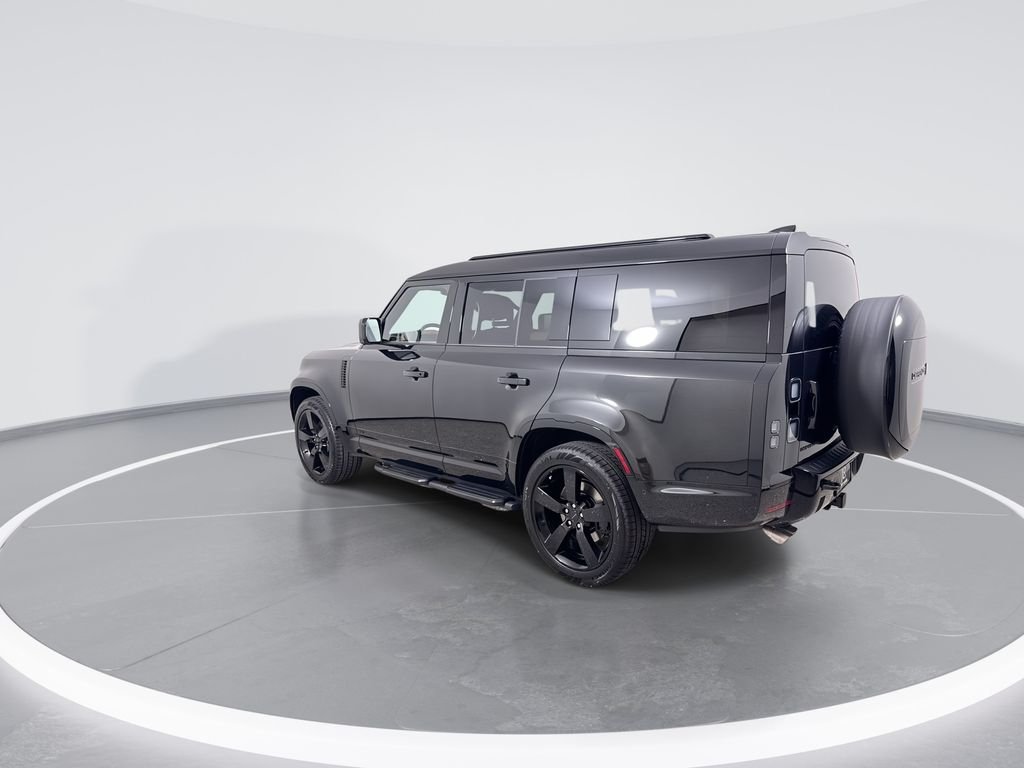New 2026 Santorini Black Land Rover V8 image 6