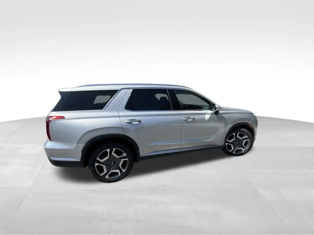 Used 2024 Silver Hyundai SEL image 25