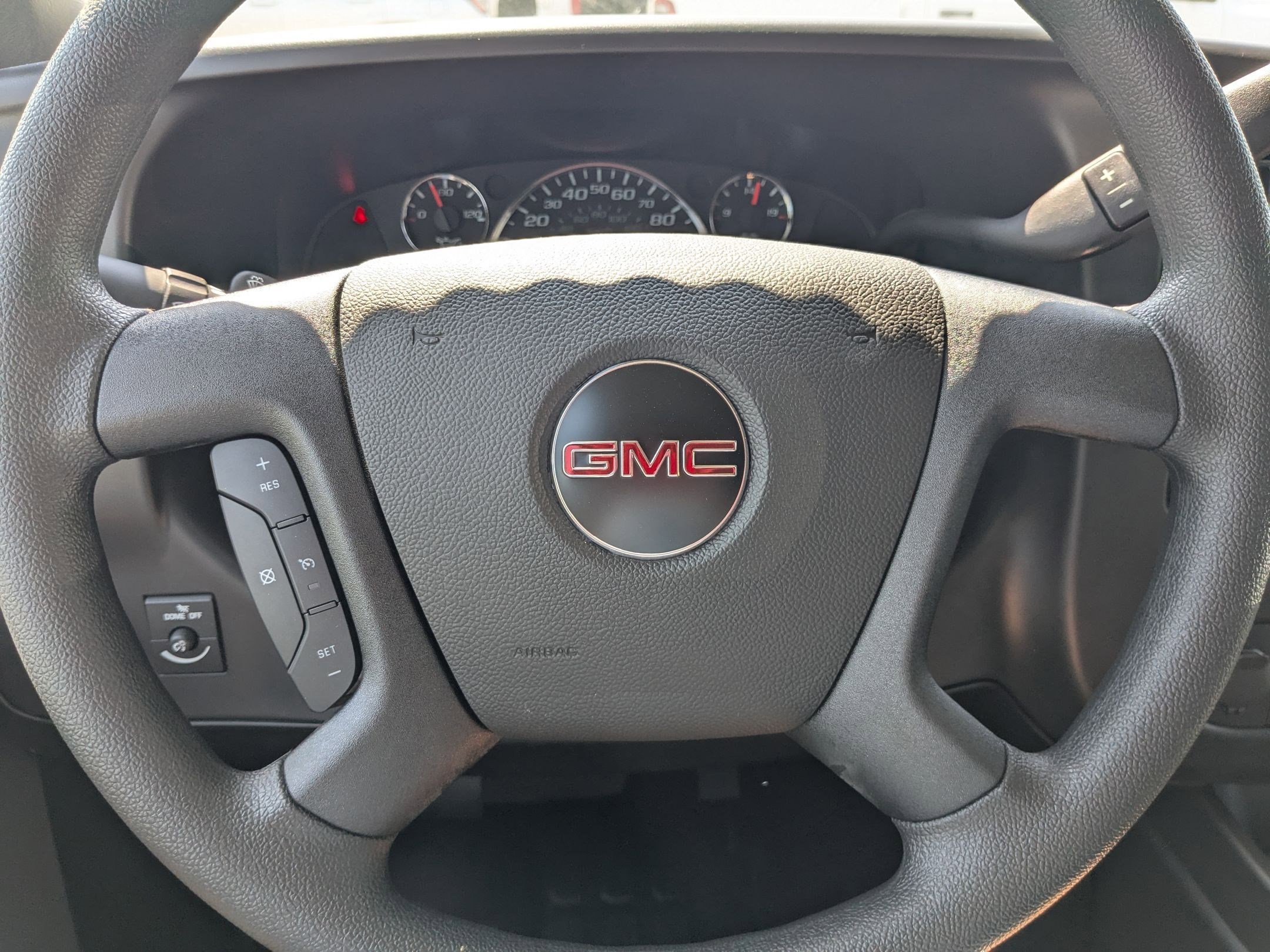 2025 GMC Savana Cargo Work Van - Photo 9