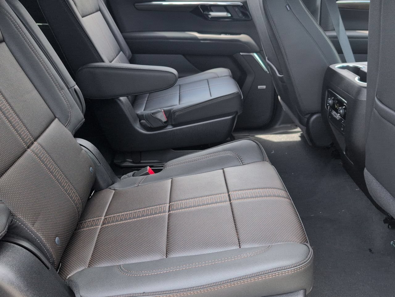 2026 Chevrolet Suburban High Country - Photo 26