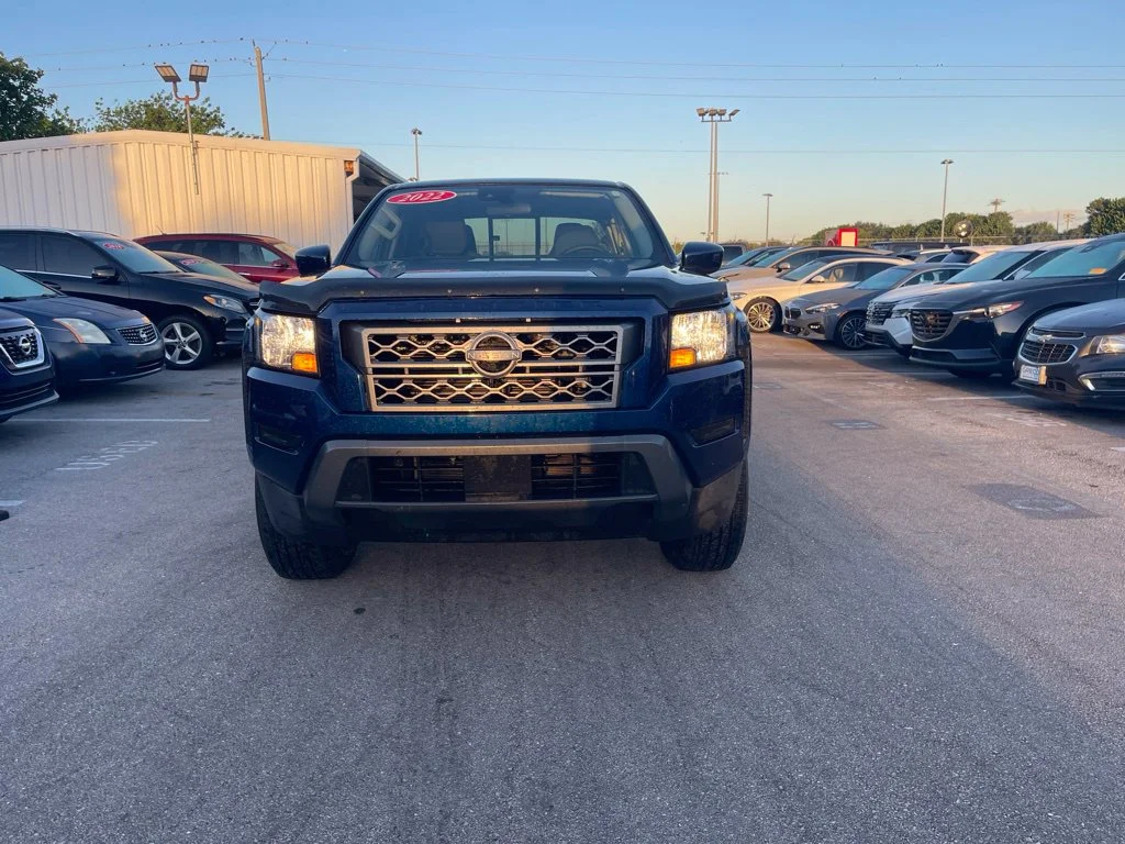 Used 2022 Blue Nissan SV image 2