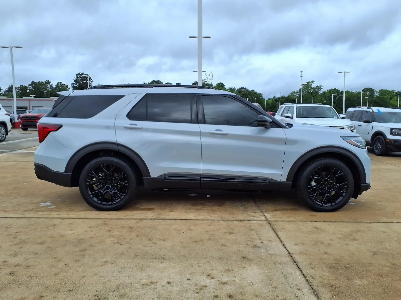 Used 2025 White Ford Platinum image 5