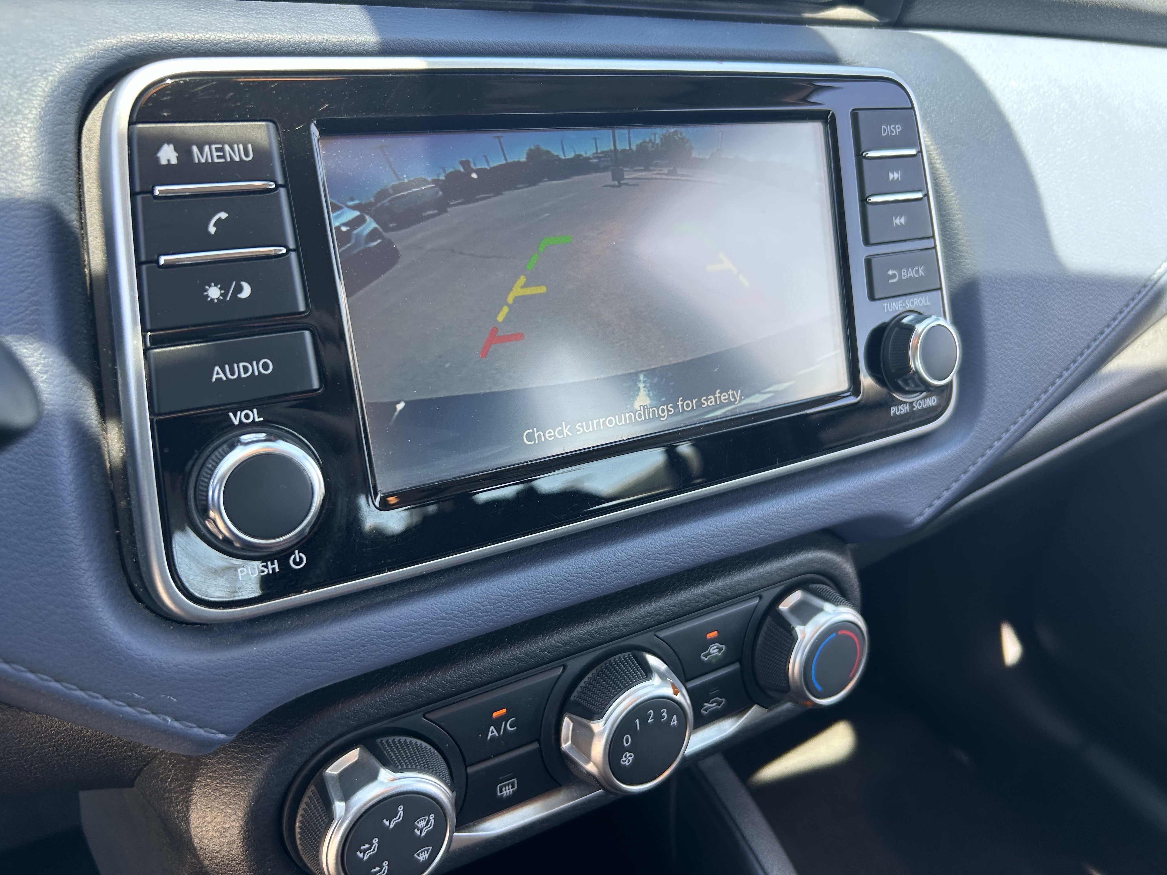2024 Nissan Versa Sedan SV - Photo 28
