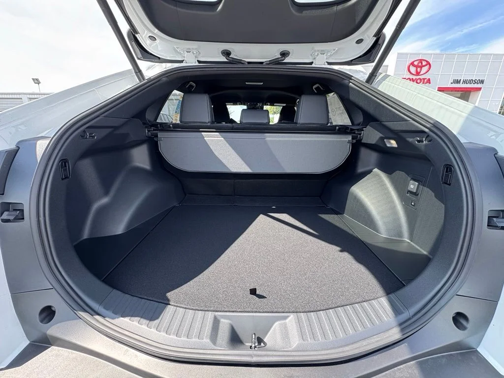 New 2026 Wind Chill Pearl Toyota XLE image 11