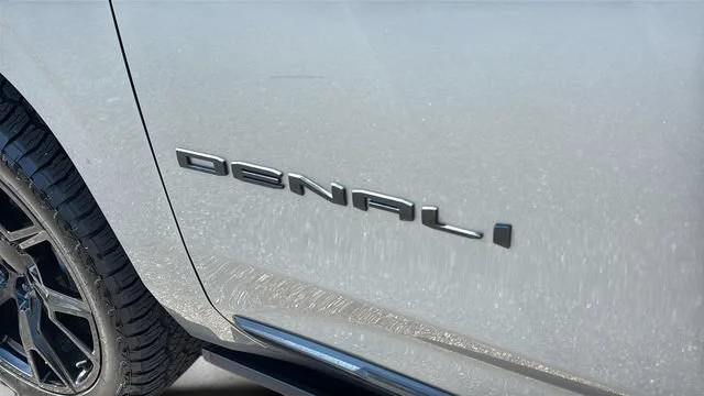Used 2023 STERLING METALLIC GMC Denali image 43