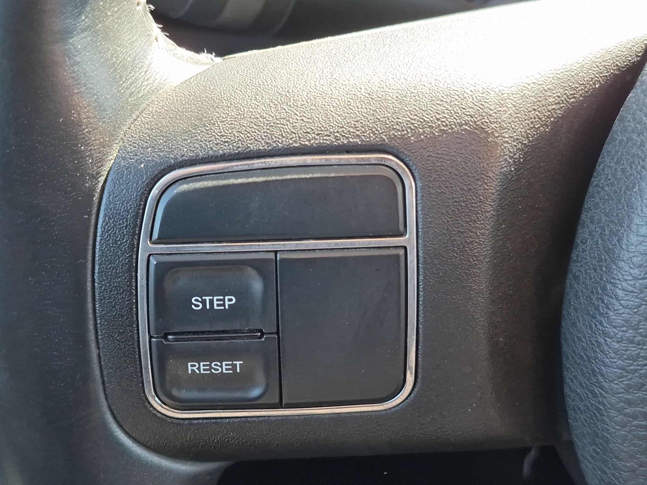 Used 2013 Billet Silver Metallic Jeep Sahara image 17