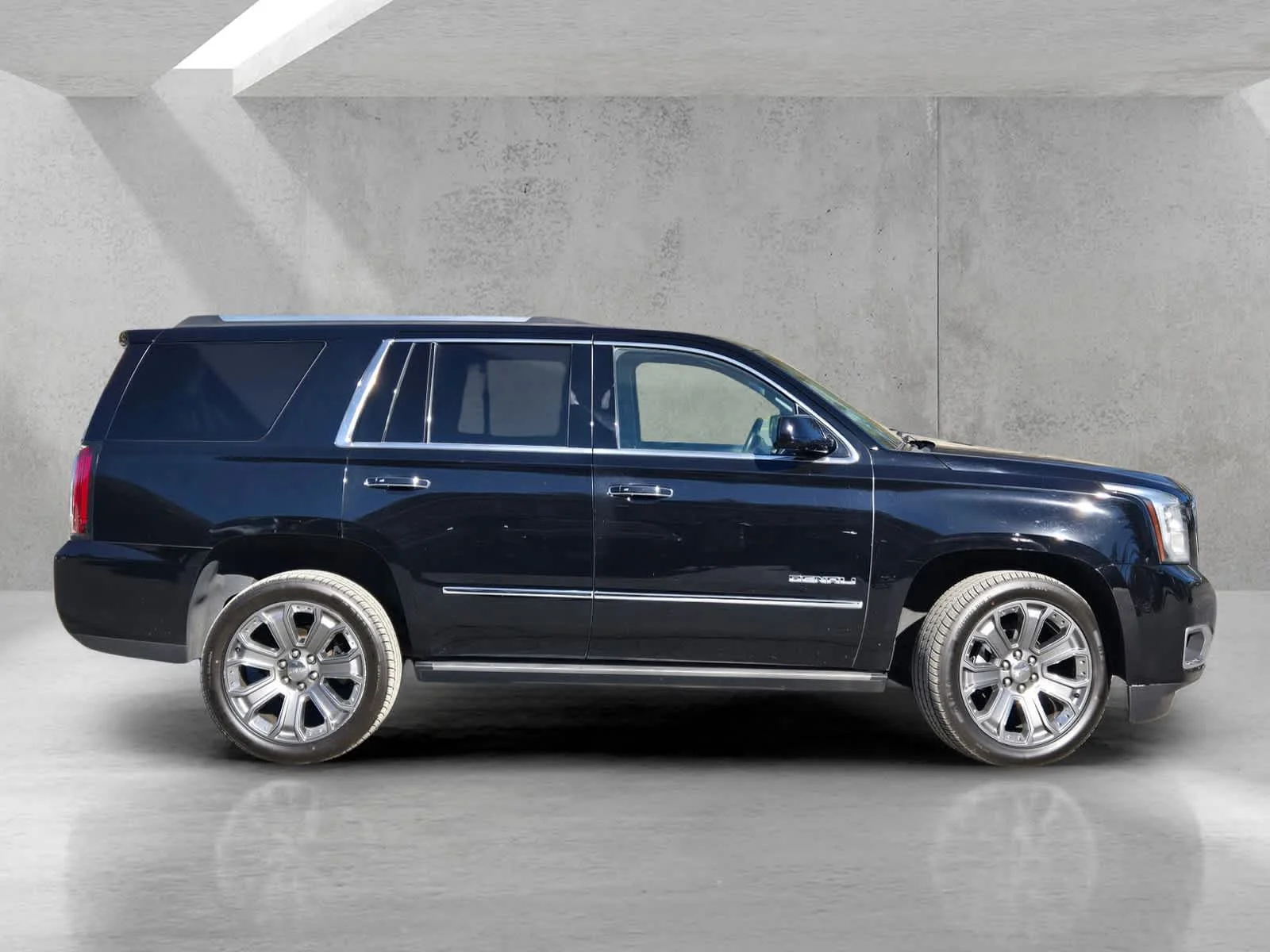 Used 2015 ONYX BLACK GMC Denali image 3