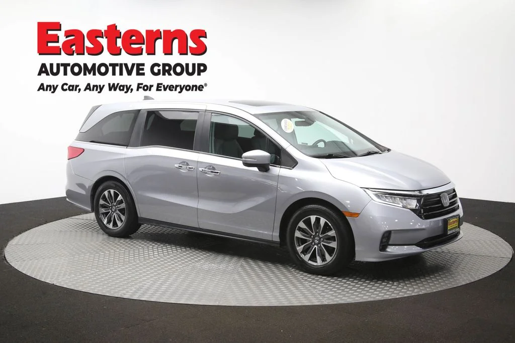 Used 2023 Silver Honda EX-L image 50