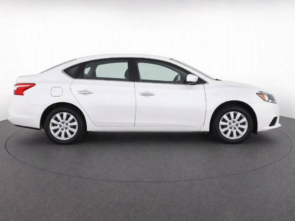 Used 2018  Nissan SV image 8