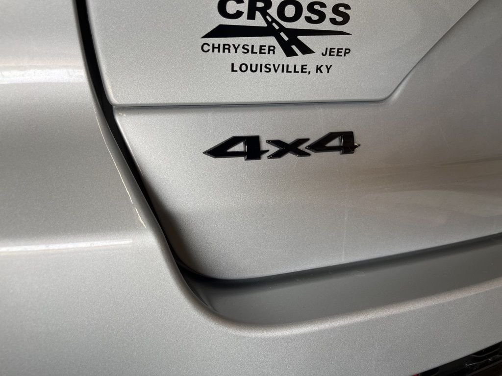 Used 2023 Silver Jeep Altitude X image 21