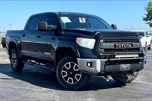 Used 2014 Black Toyota SR5 image 2