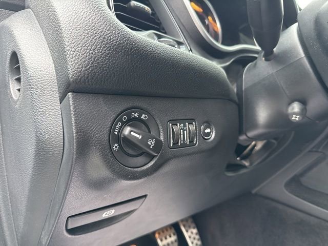 Used 2016 Bright White Clearcoat Dodge R/T Scat Pack image 28