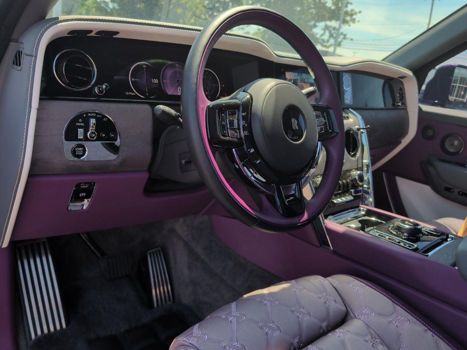 Used 2025 Belladonna Purple Rolls-Royce  image 14