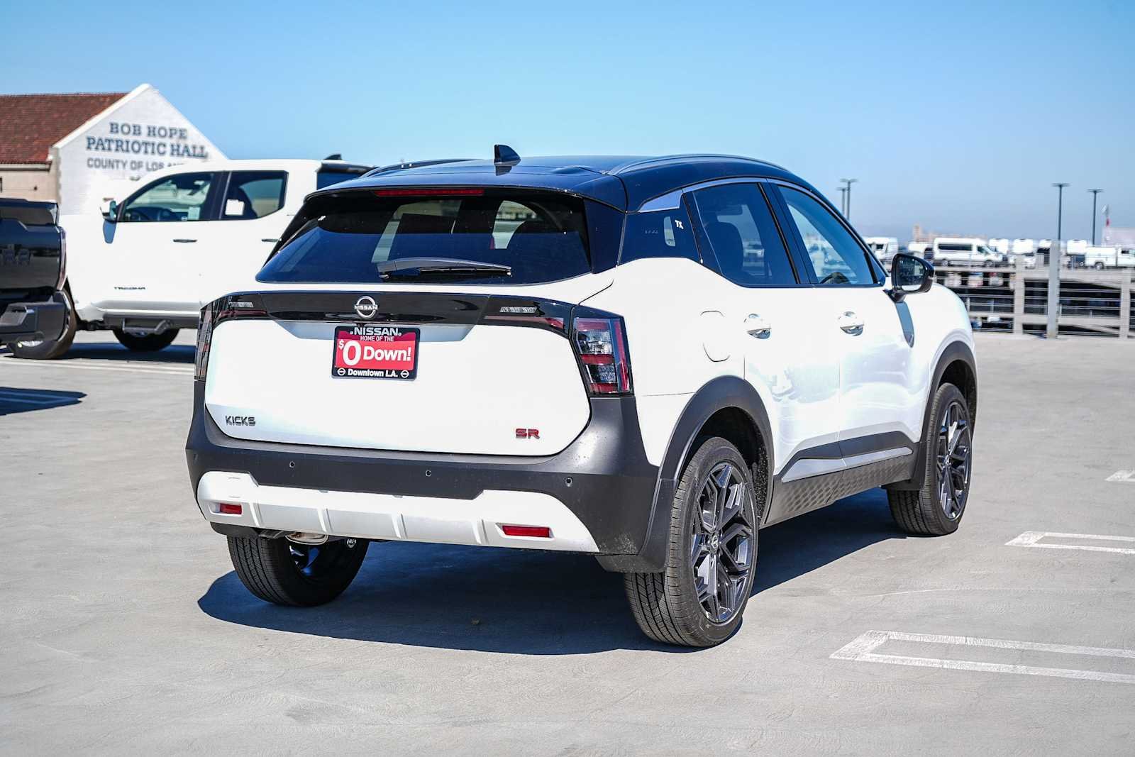 New 2026 Aspen White TriCoat / Super Black Two-tone Nissan SR image 6