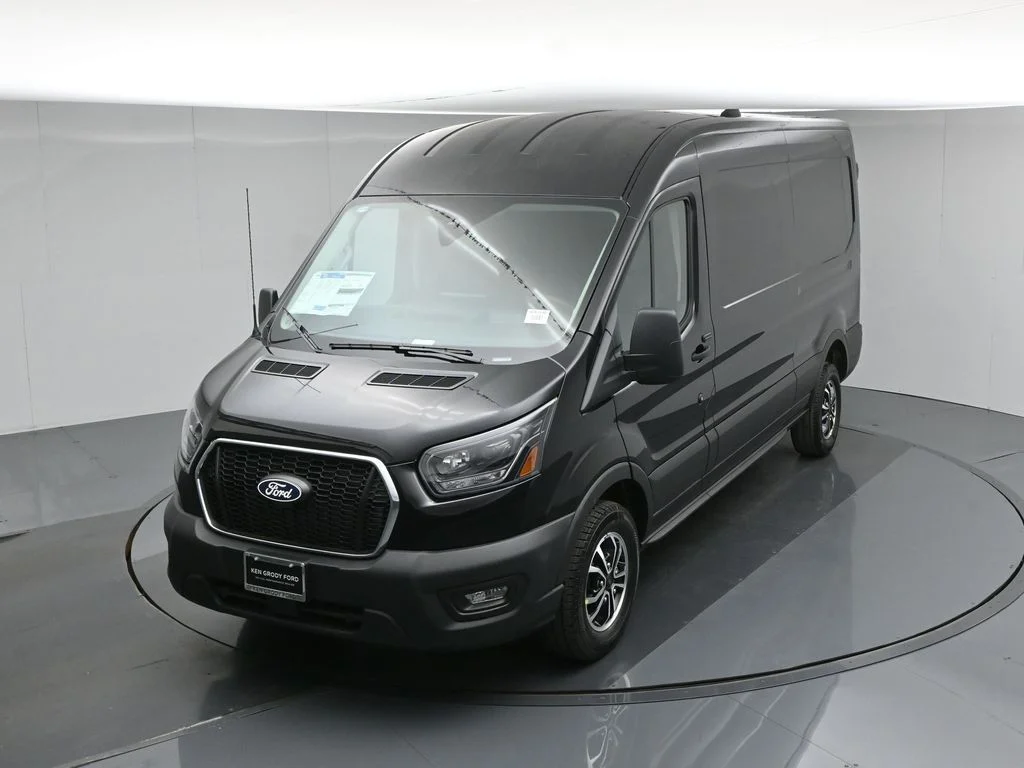 New 2026 Agate Black Metallic Ford Base image 35