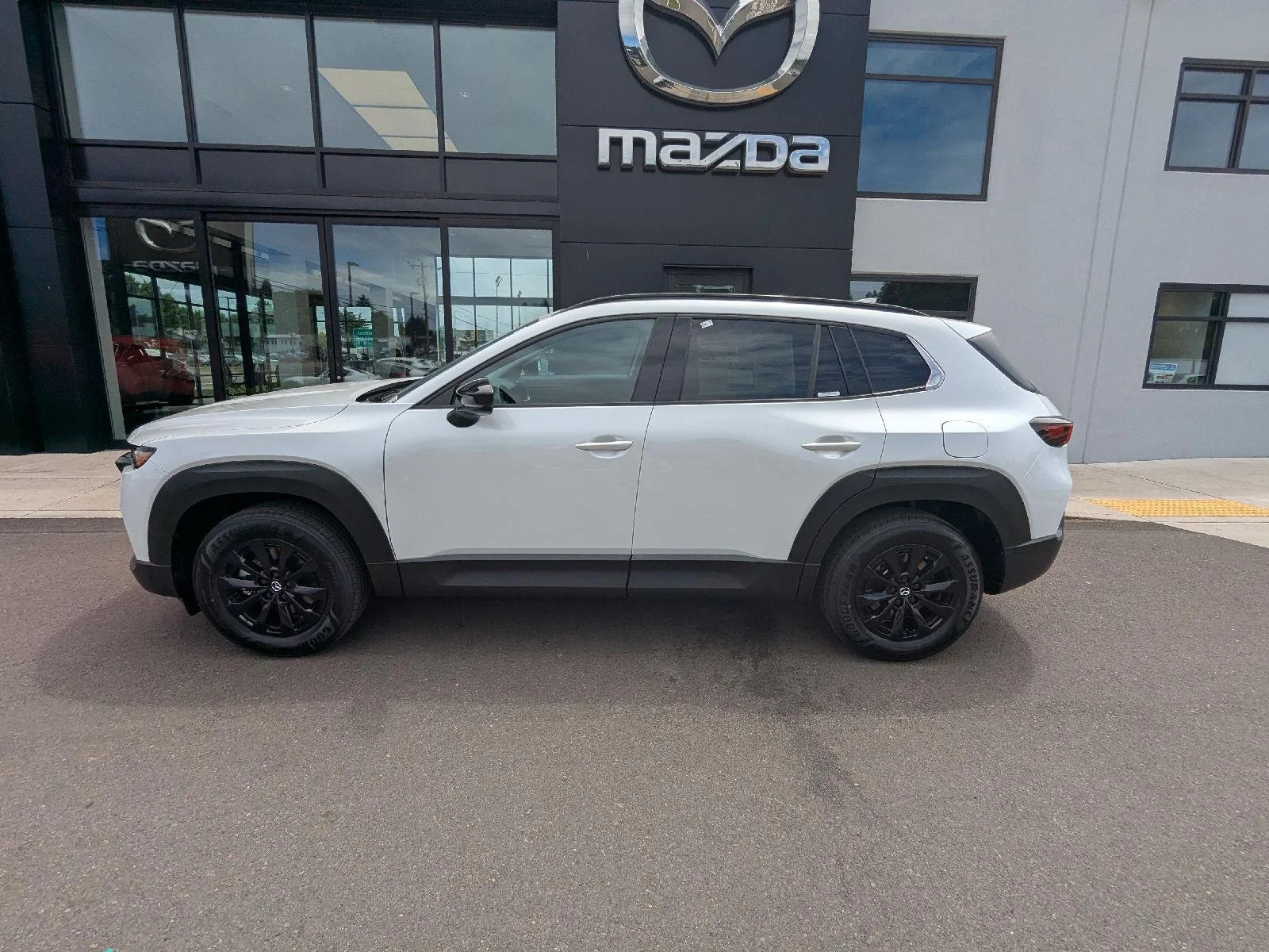 New 2026 48K WIND CHILL PEARL Mazda Premium AWD image 3