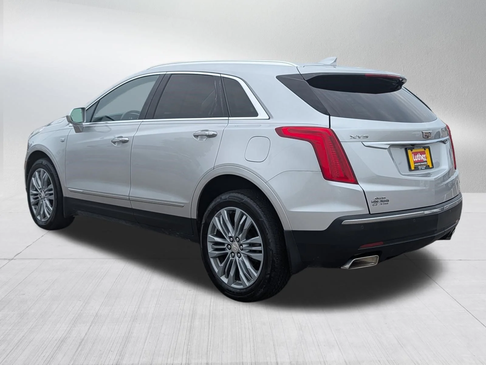 Used 2017 Radiant Silver Metallic Cadillac Premium Luxury AWD image 5