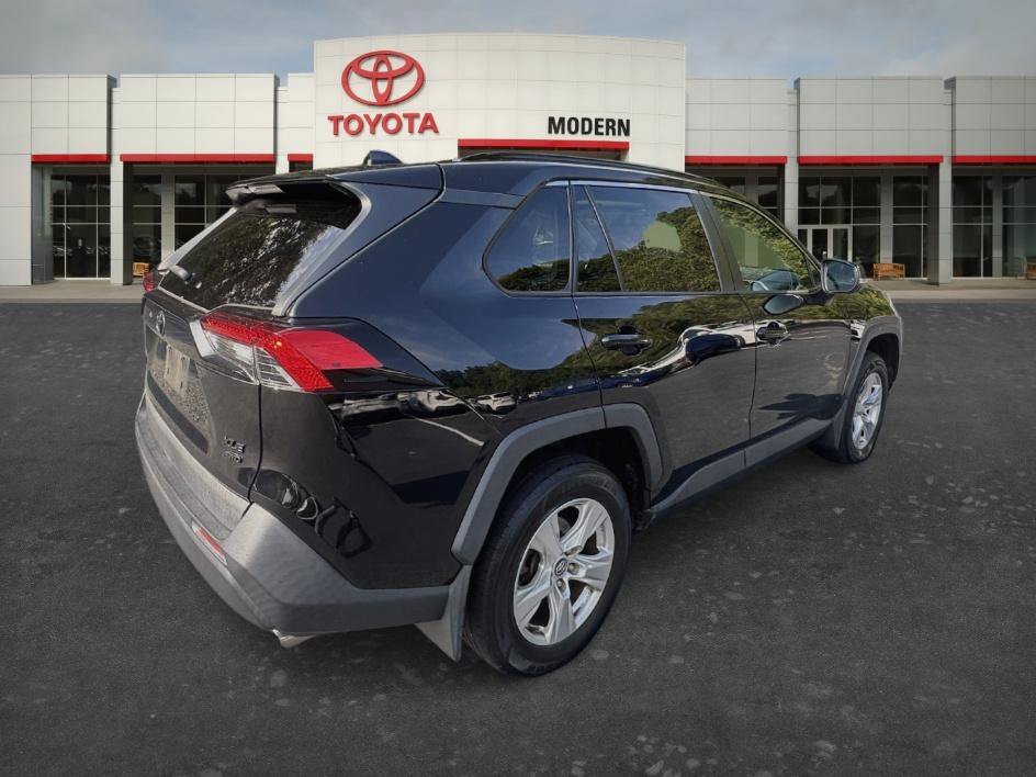 Used 2020 Midnight Black Metallic Toyota XLE image 15
