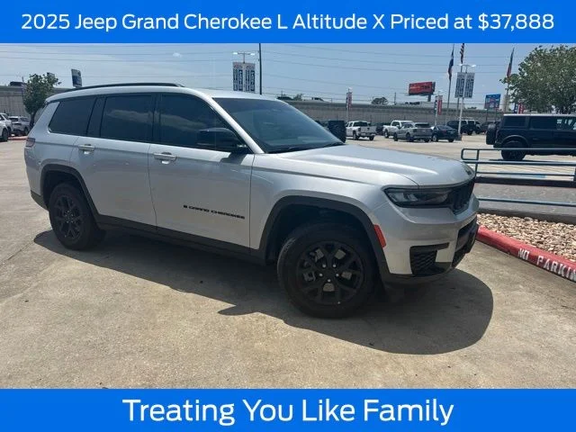 Used 2025 Silver Zynith Jeep Altitude X image 1