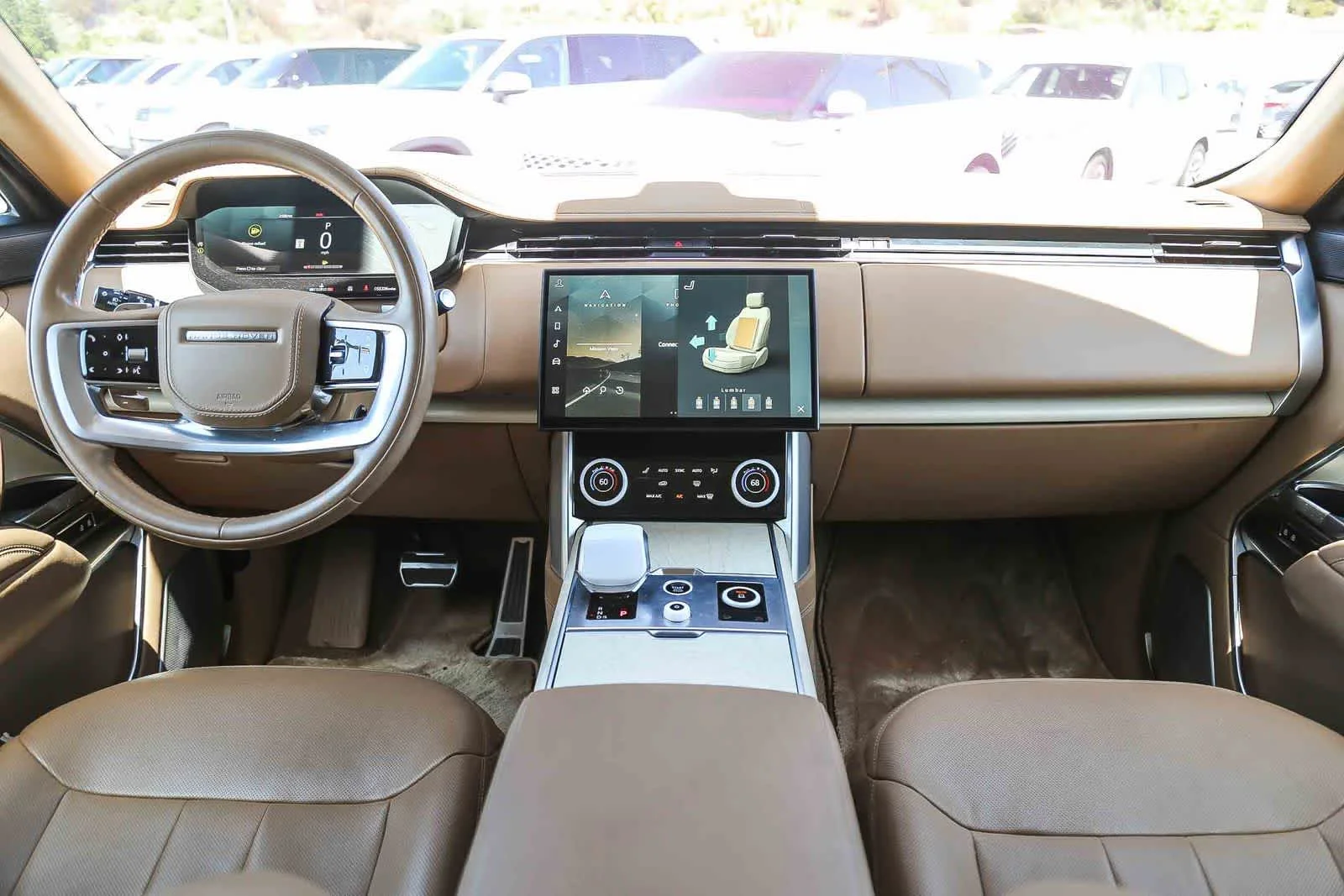 Used 2023 White Land Rover SV image 13