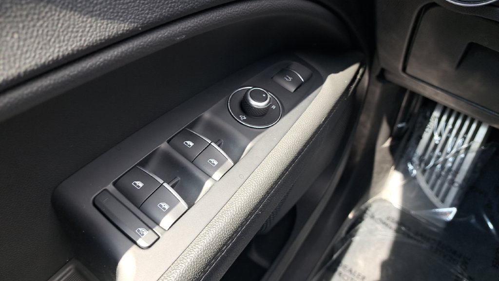 Used 2018 Red Alfa Romeo Base image 24