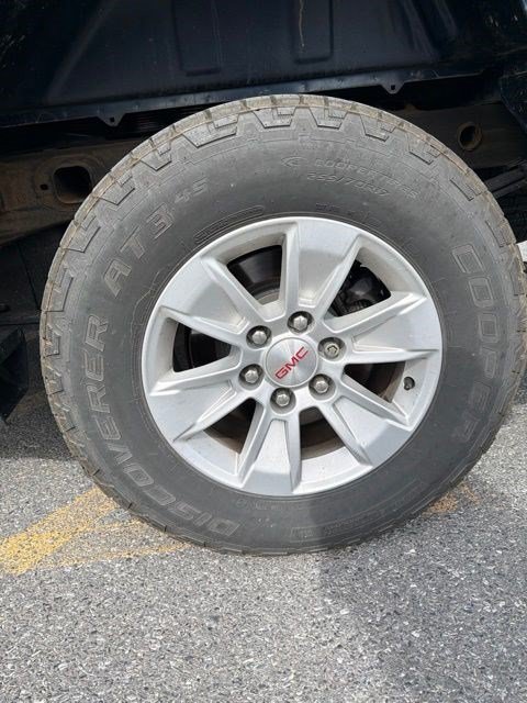Used 2021 Pacific Blue Metallic GMC Base image 6