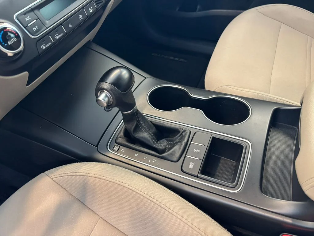 Used 2019 Red Kia LX image 22