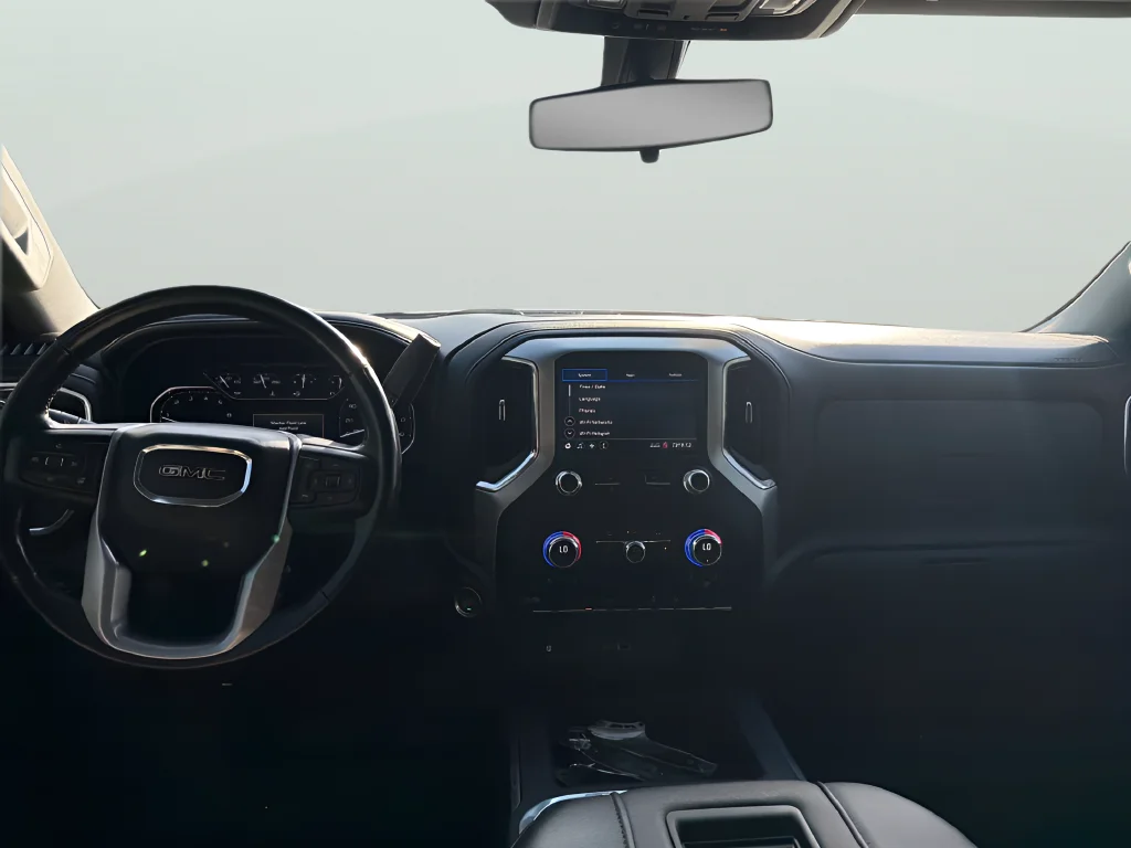 Used 2021 White GMC Elevation image 26