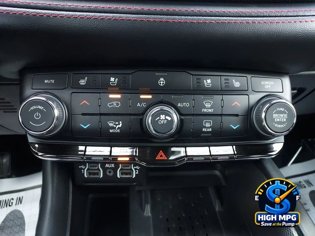 Used 2025 White/off-white Dodge R/T Plus image 19