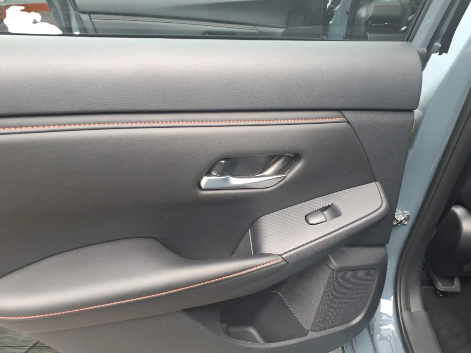 Used 2025 Gray Nissan SR image 9