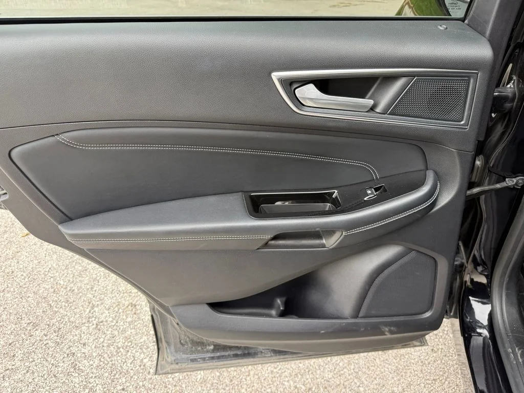 Used 2019 Black Ford Titanium image 23