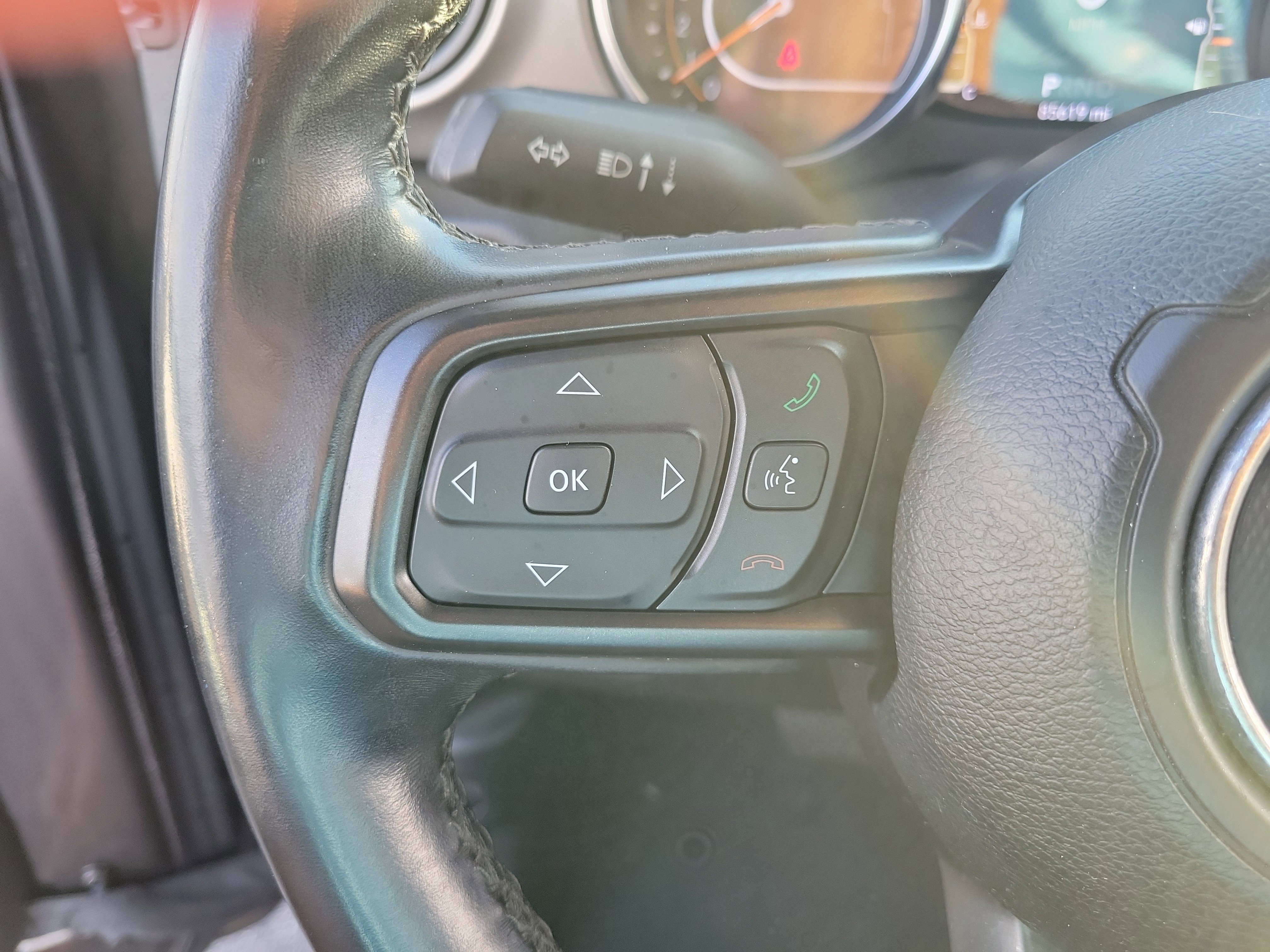 Used 2020 Granite Crystal Metallic Clearcoat Jeep Sport S image 24