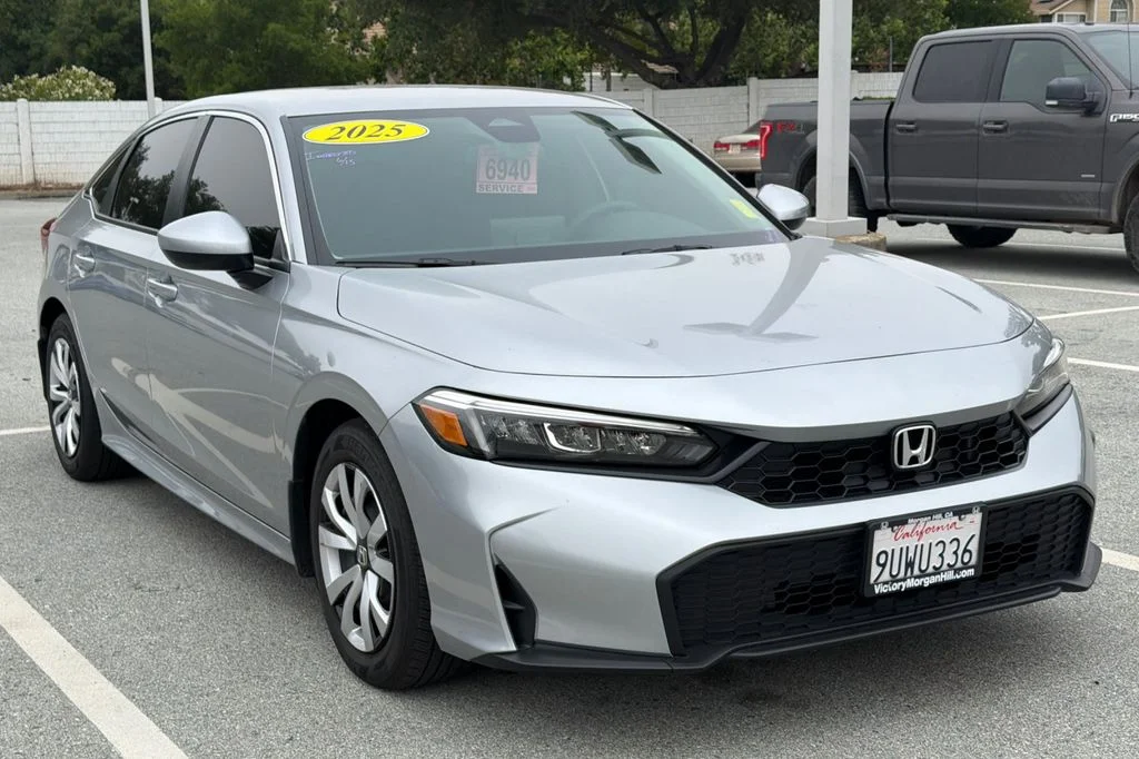 Used 2025 Solar Silver Metallic Honda LX image 2