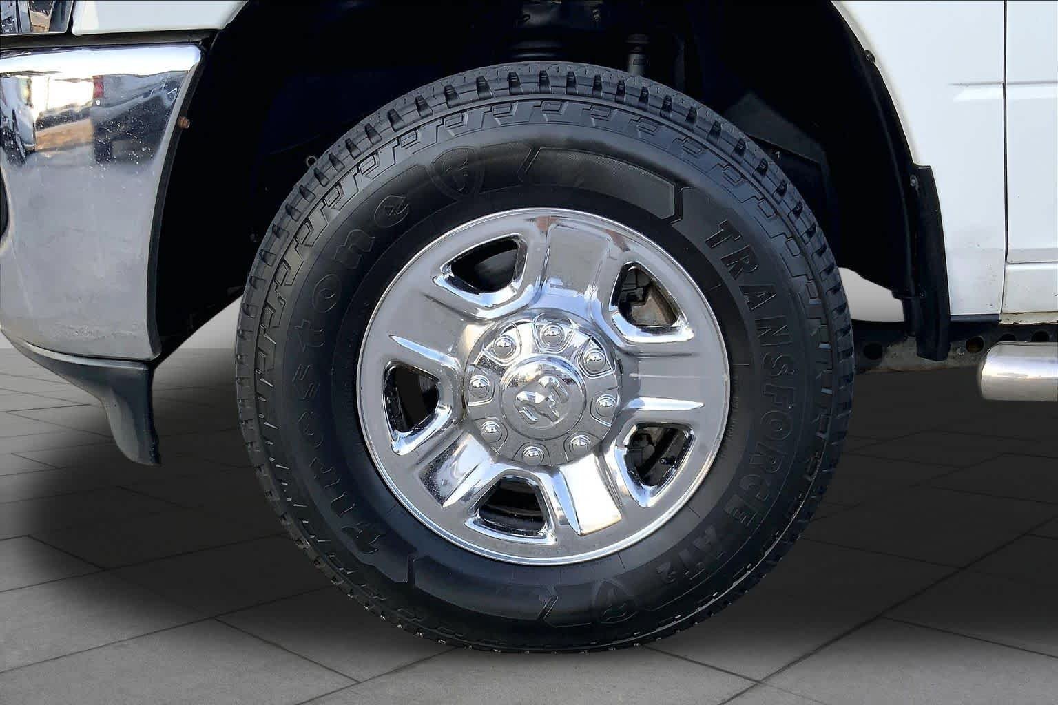Certified Used 2022 Bright White Clearcoat Ram Tradesman image 11